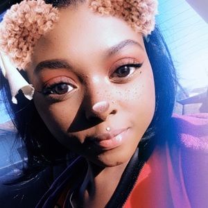 Meet your Posher, Noelle